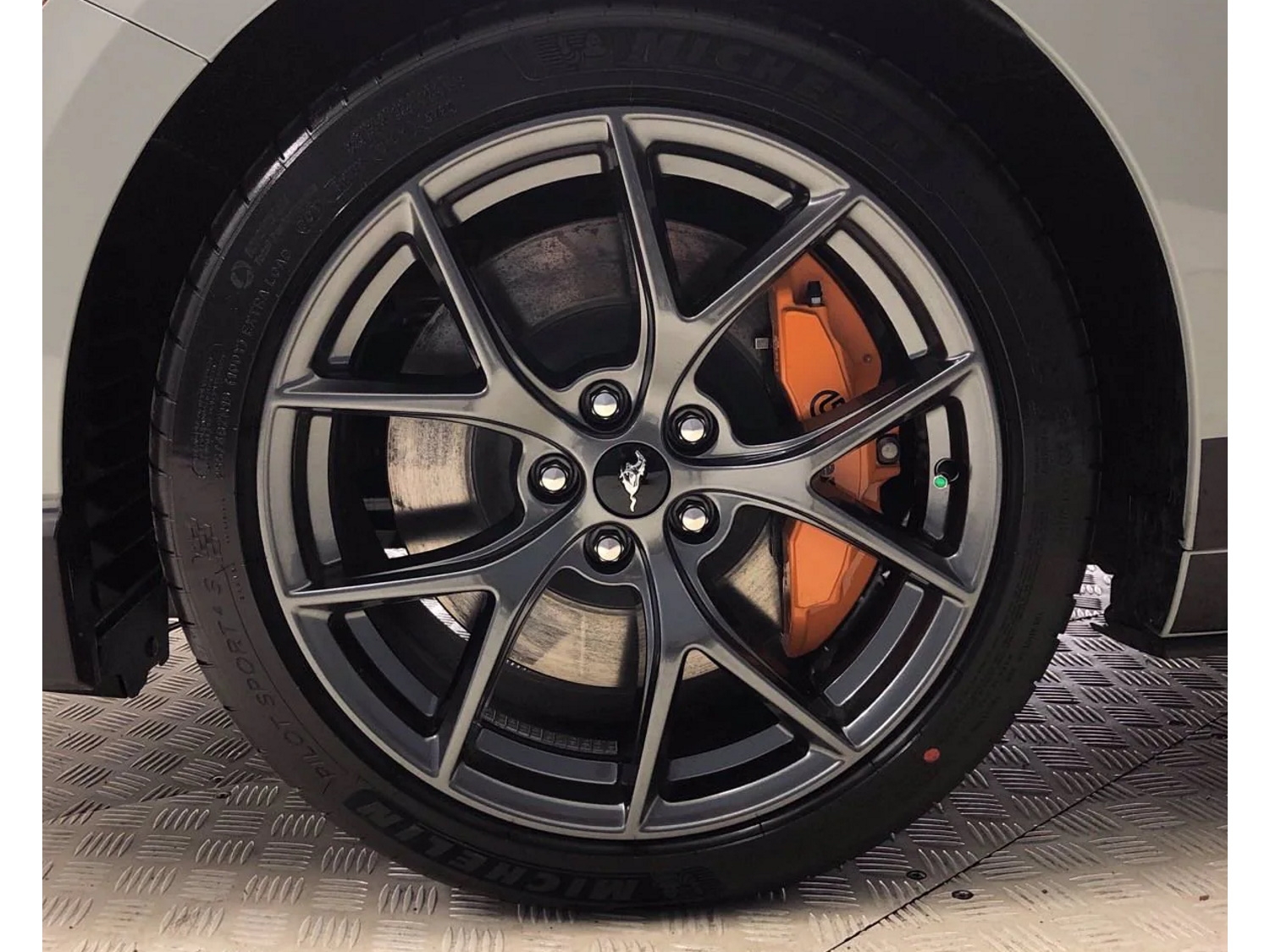 Ford Wheel 19