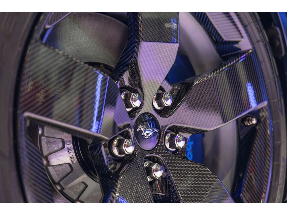 Ford Carbon Fiber Front Wheel 19